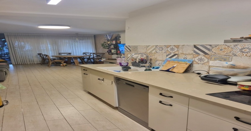 כפר סבא,מרכז העיר,העמק,4 חדרים חדרים,דירה,העמק,3236