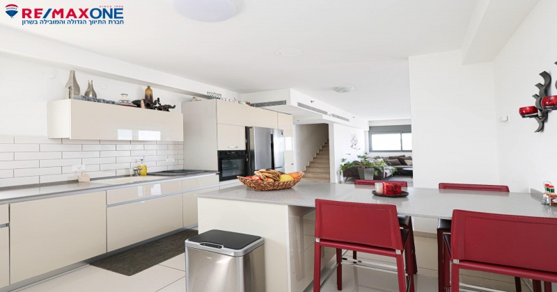 כפר סבא,הזמר העברי/ירוקה 60,אהוד מנור,6 חדרים חדרים,דופלקס,אהוד מנור,3243