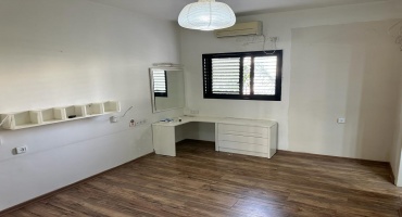 כפר סבא,מרכז העיר,רבקה גובר,4 חדרים חדרים,דירה,רבקה גובר,3263