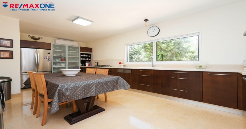 רעננה,שכונת אשר,10 חדרים חדרים,וילה,3308