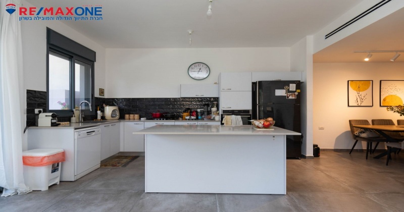 כפר סבא,מרכז העיר,סוקולוב,5 חדרים חדרים,דירה,סוקולוב,3329