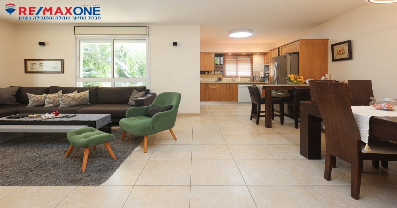 כפר סבא,שכונת הפרחים,השרון,5 חדרים חדרים,דירה,השרון,3360